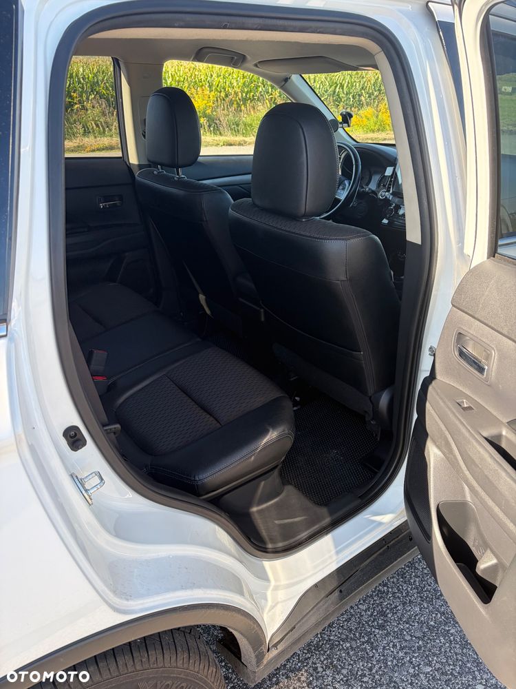 Mitsubishi Outlander 2.0 Intense + 4WD CVT - 14