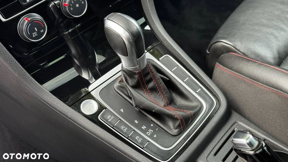 Volkswagen Golf 2.0 TSI OPF DSG GTI - 28