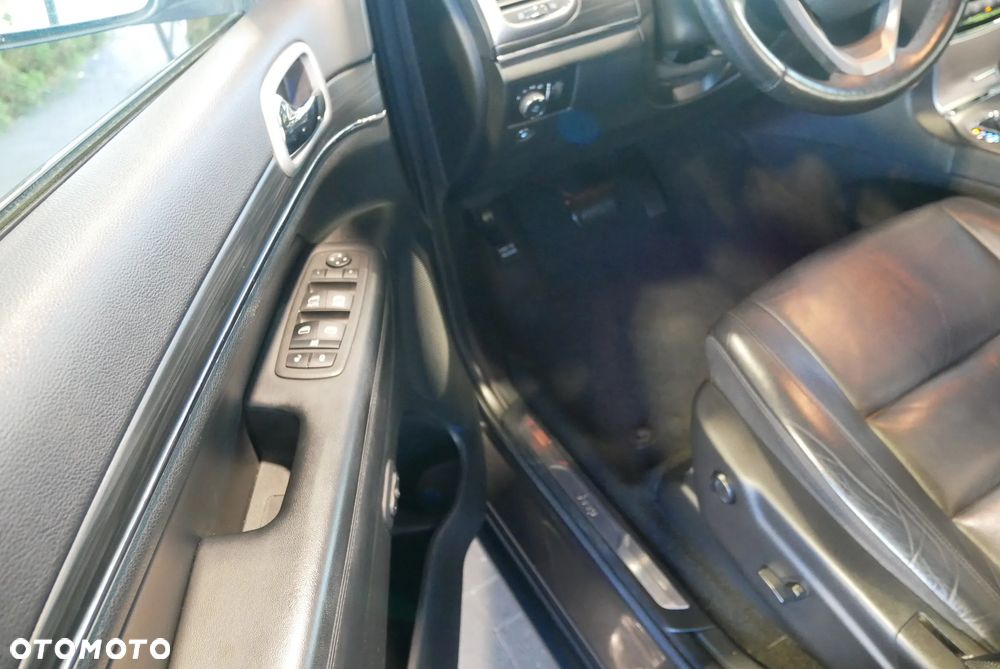 Jeep Grand Cherokee - 22