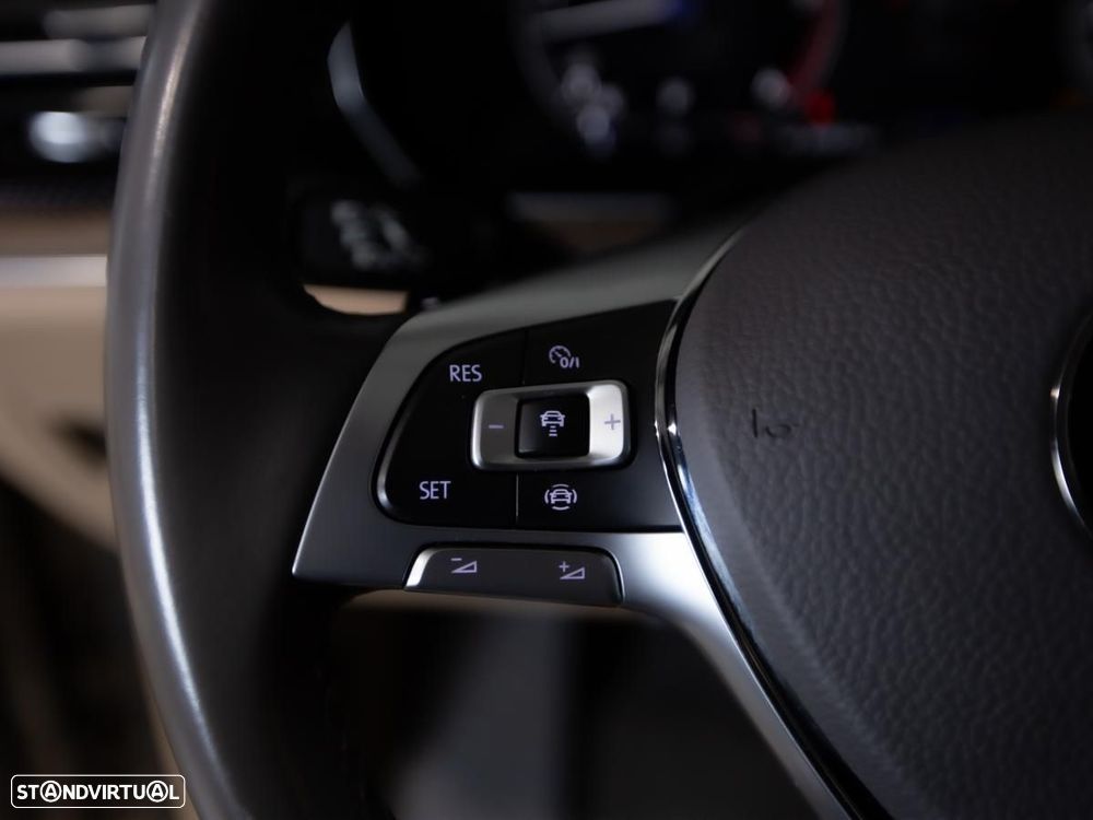 VW Touareg 3.0 TDI V6 Elegance Plus - 18