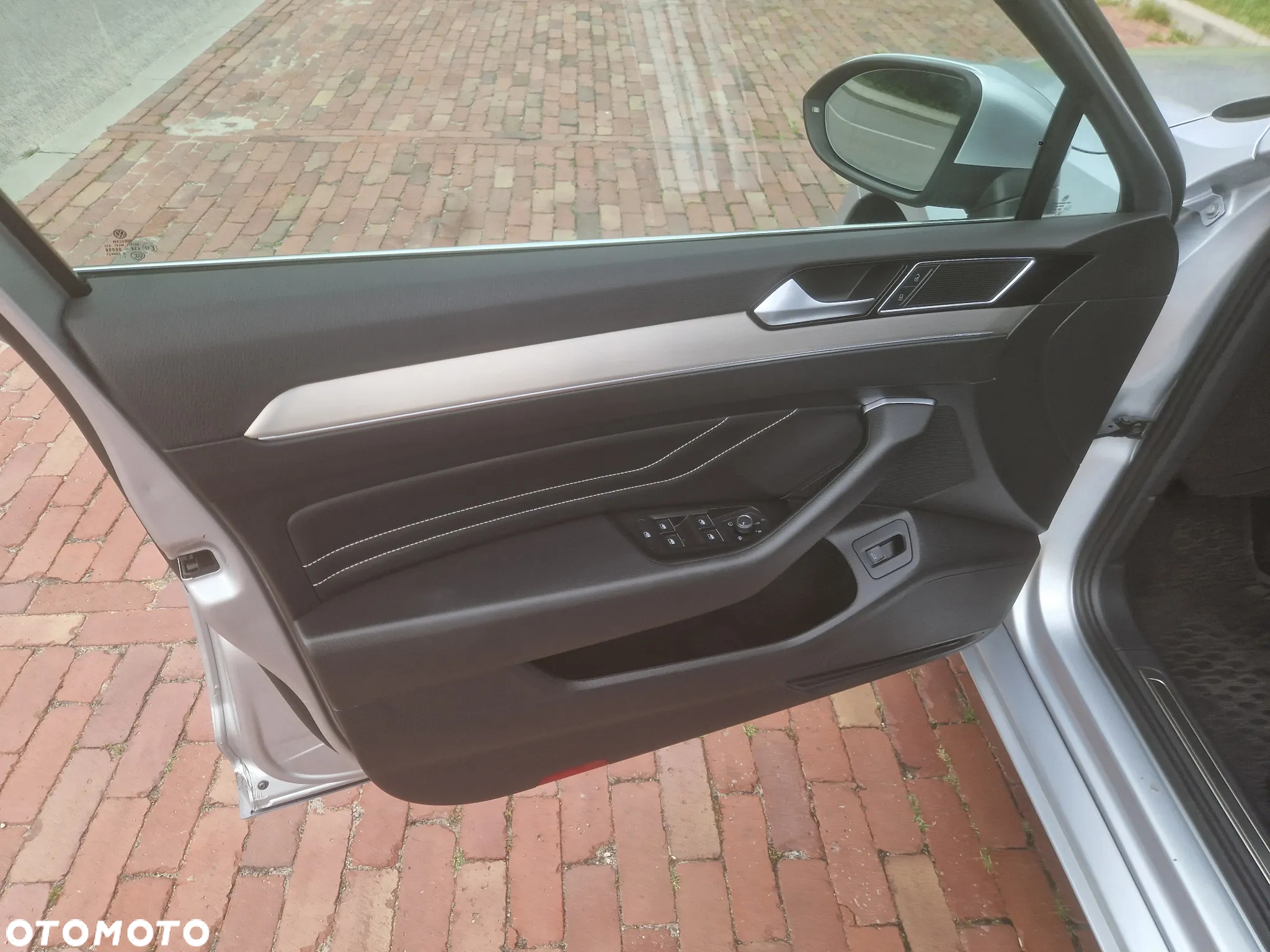 Volkswagen Passat 2.0 TDI 4Mot Elegance DSG - 23