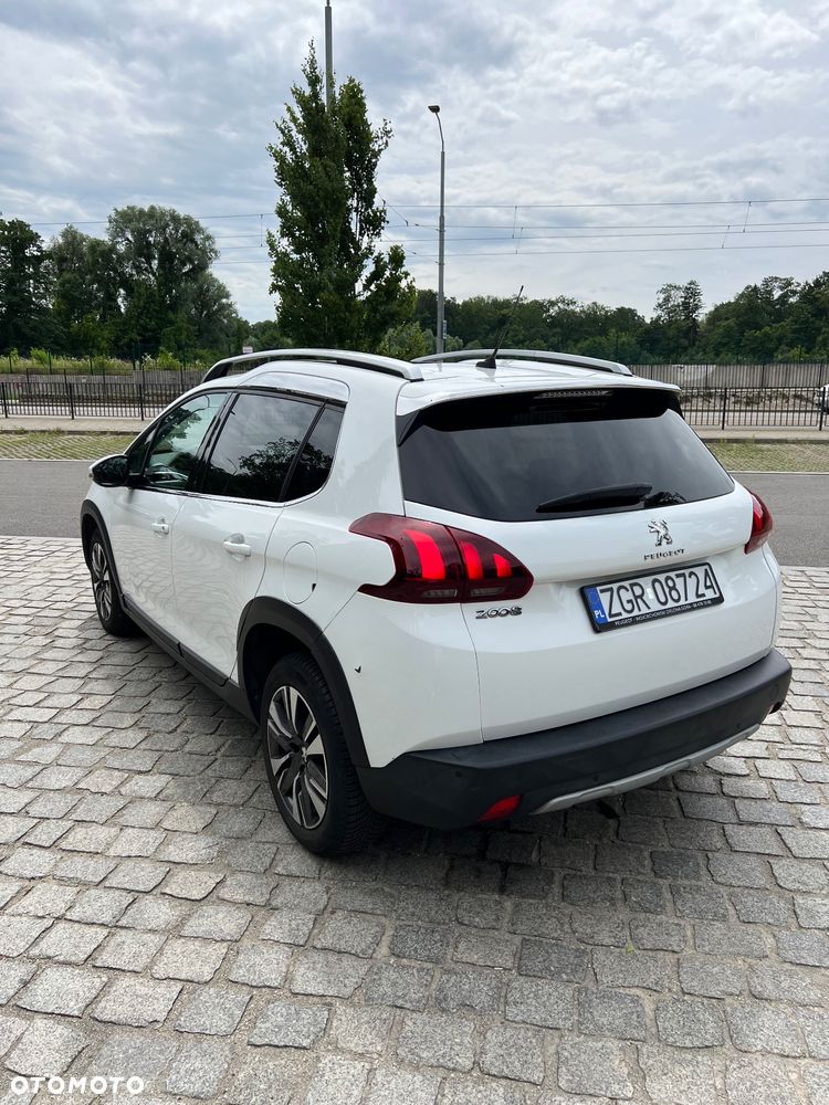Peugeot 2008 1.2 Pure Tech Allure S&S EAT6 - 4