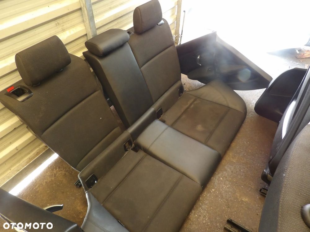 BMW - E87 - FOTELE , KANAPA , BOCZKI - UK - NIE OGRZEWANE - 4