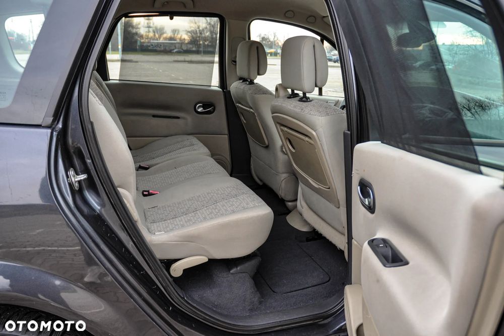 Renault Scenic 1.9 dCi FAP Conquest - 12