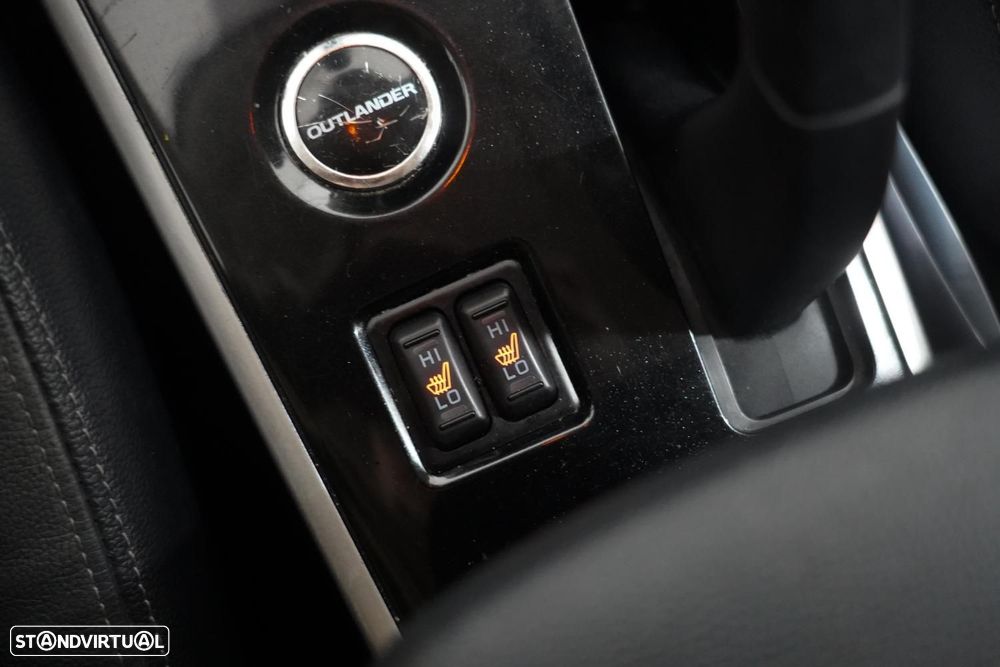 Mitsubishi Outlander 2.2 DI-D Intense - 16