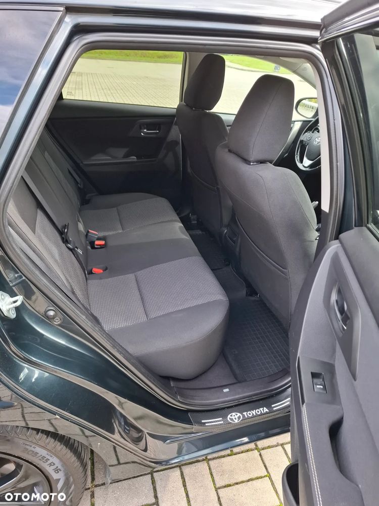 Toyota Auris 2.0 D-4D START Edition - 15