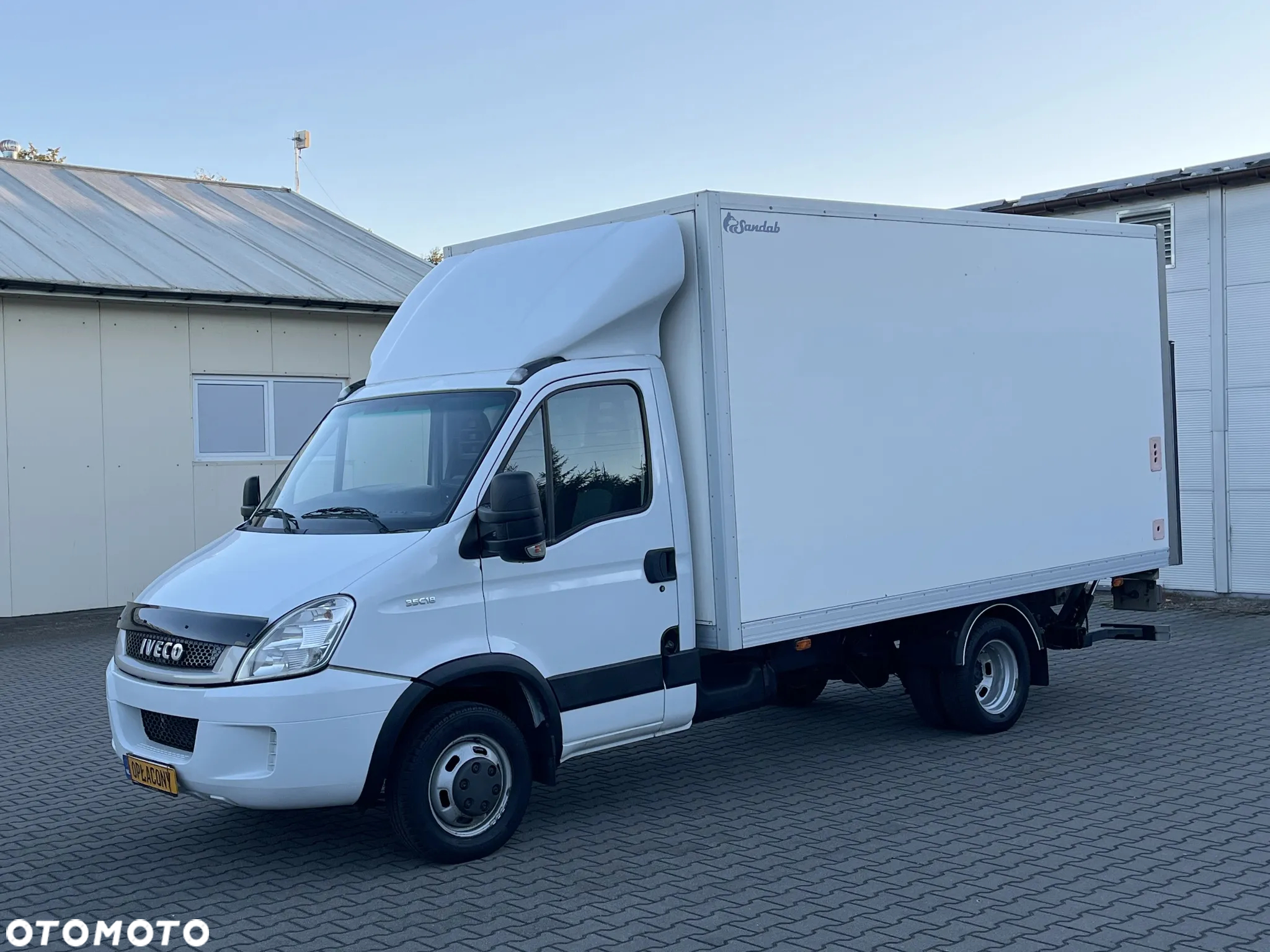 Iveco 35C18 KONTENER - 29