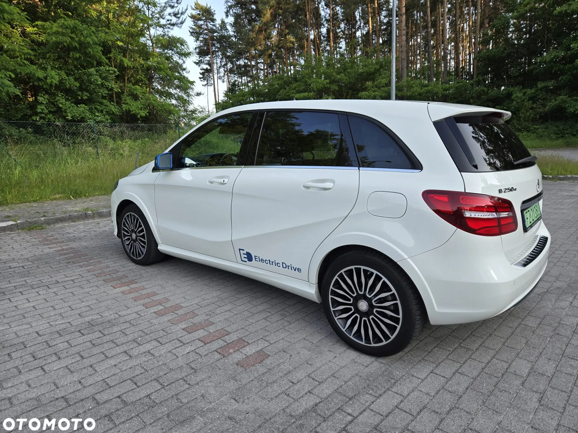 Mercedes-Benz Klasa B (Electric Drive) 250 e - 6