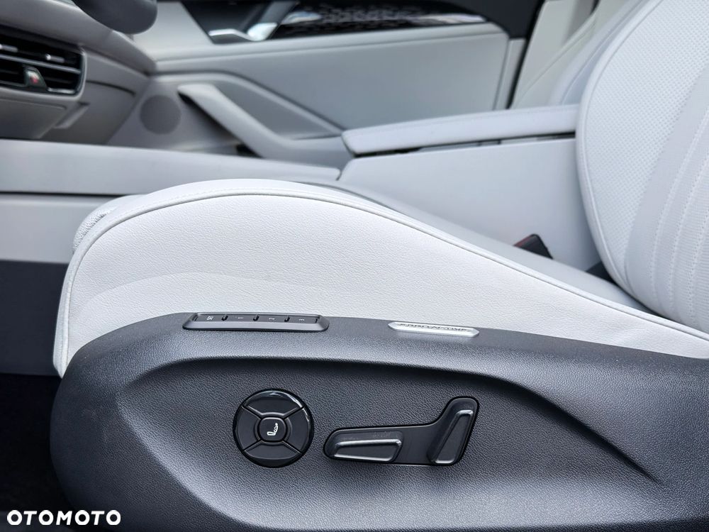 Volkswagen Passat Variant 2.0 TDI SCR DSG Elegance - 28