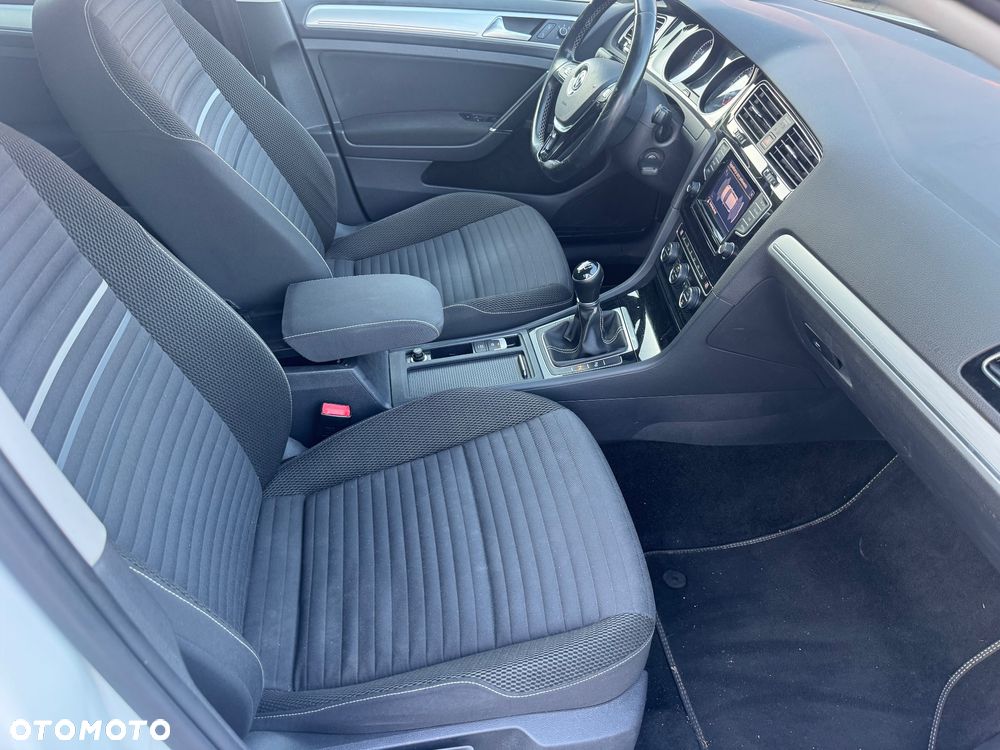 Volkswagen Golf 1.2 TSI BMT Trendline Perfectline - 15