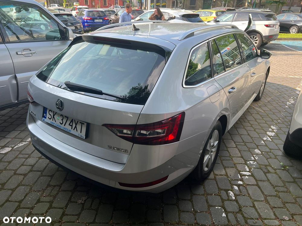 Skoda Superb 2.0 TDI Ambition DSG - 3