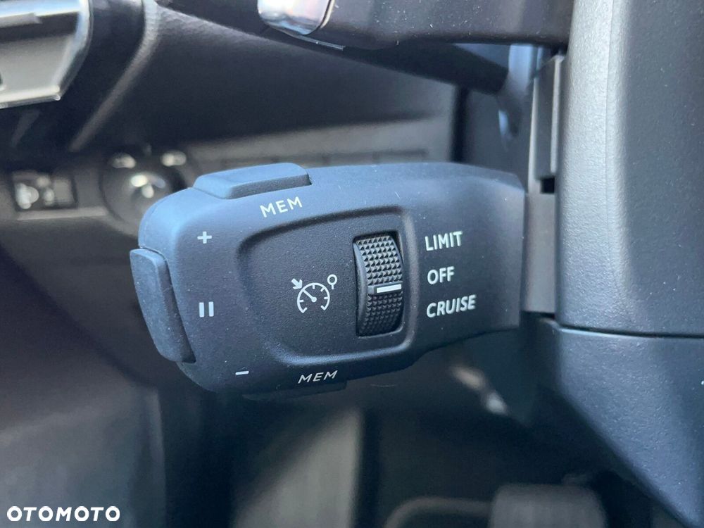 DS Automobiles DS 7 Crossback 1.6 PureTech So Chic - 33