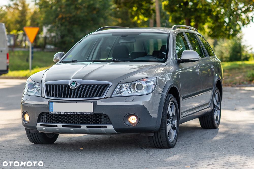 Skoda Octavia 2.0 TDI DPF 4x4 DSG Scout - 9