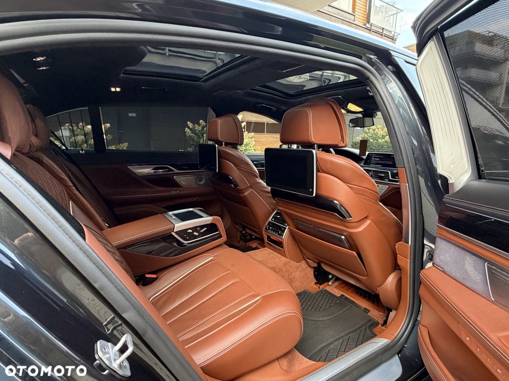 BMW Seria 7 - 8