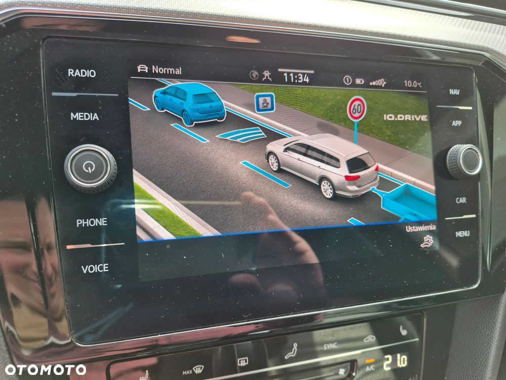 Volkswagen Passat - 12