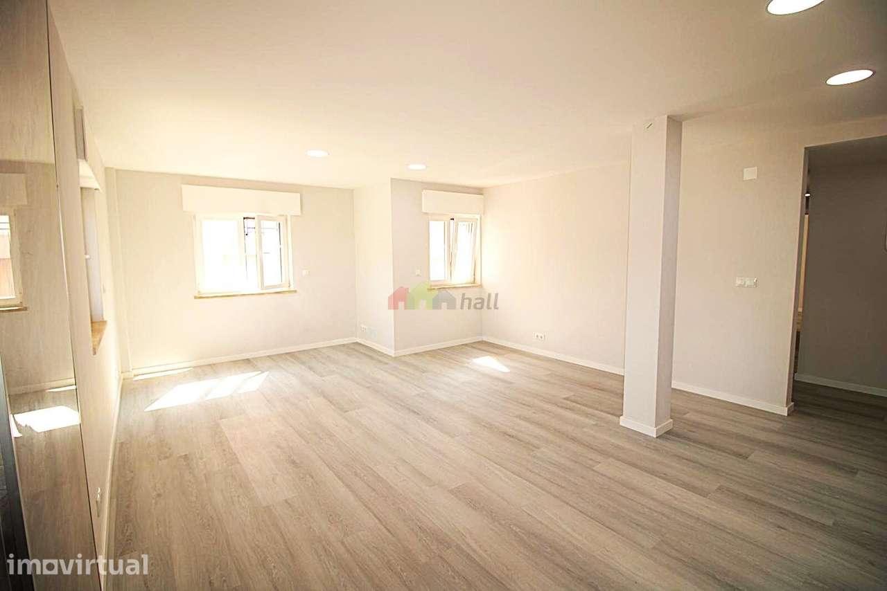 Apartamento T2, Remodelado, R/C, c/arrecadação em Corroios - Grande imagem: 3/21
