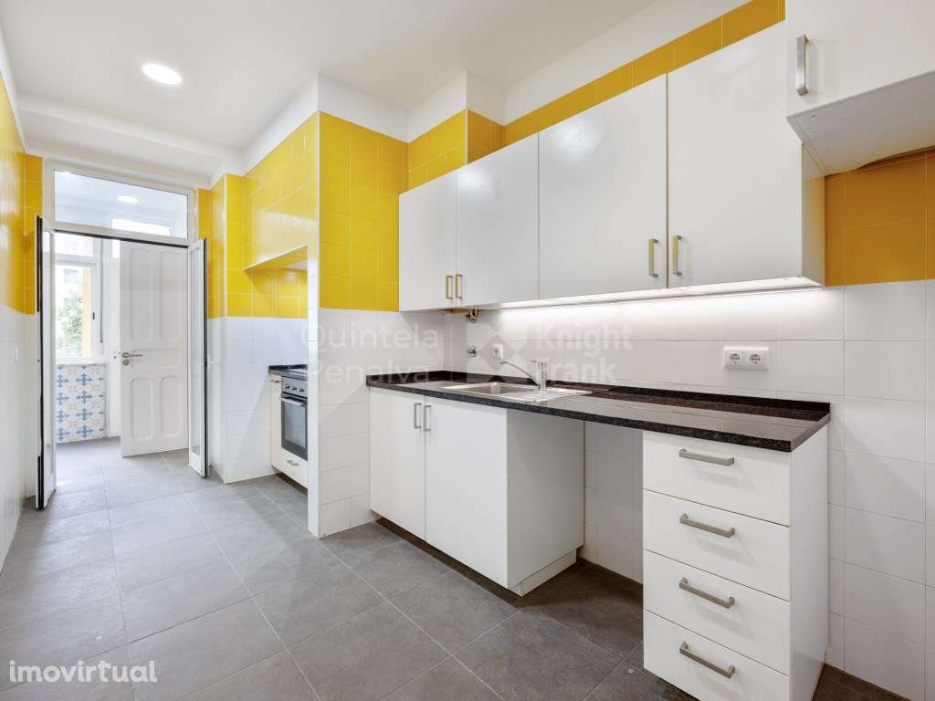 Apartamento T3+1 reabilitado nas Avenidas Novas - Grande imagem: 5/25