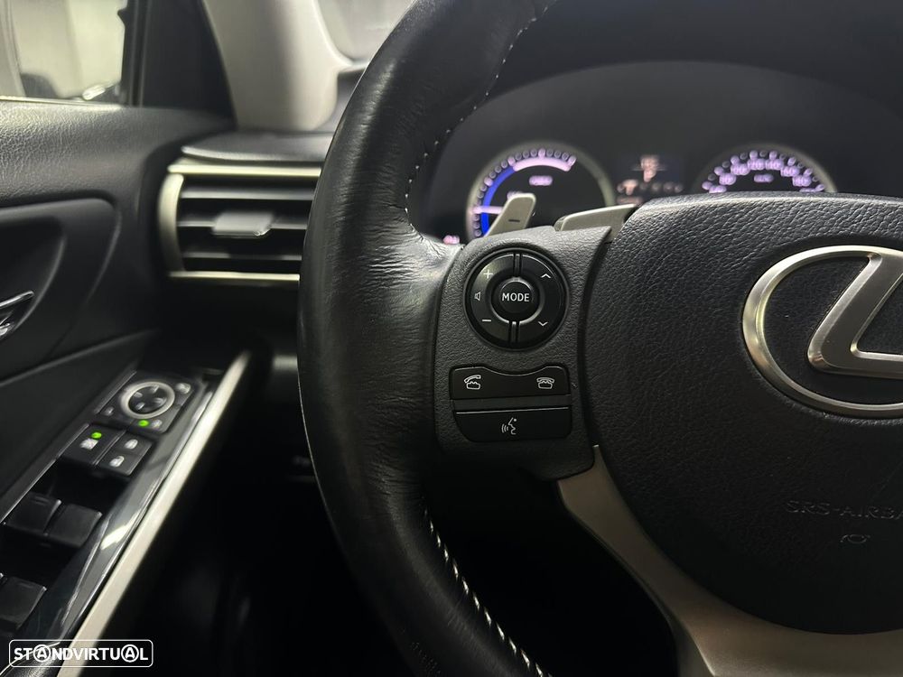 Lexus IS 300H Sport Edition - 13