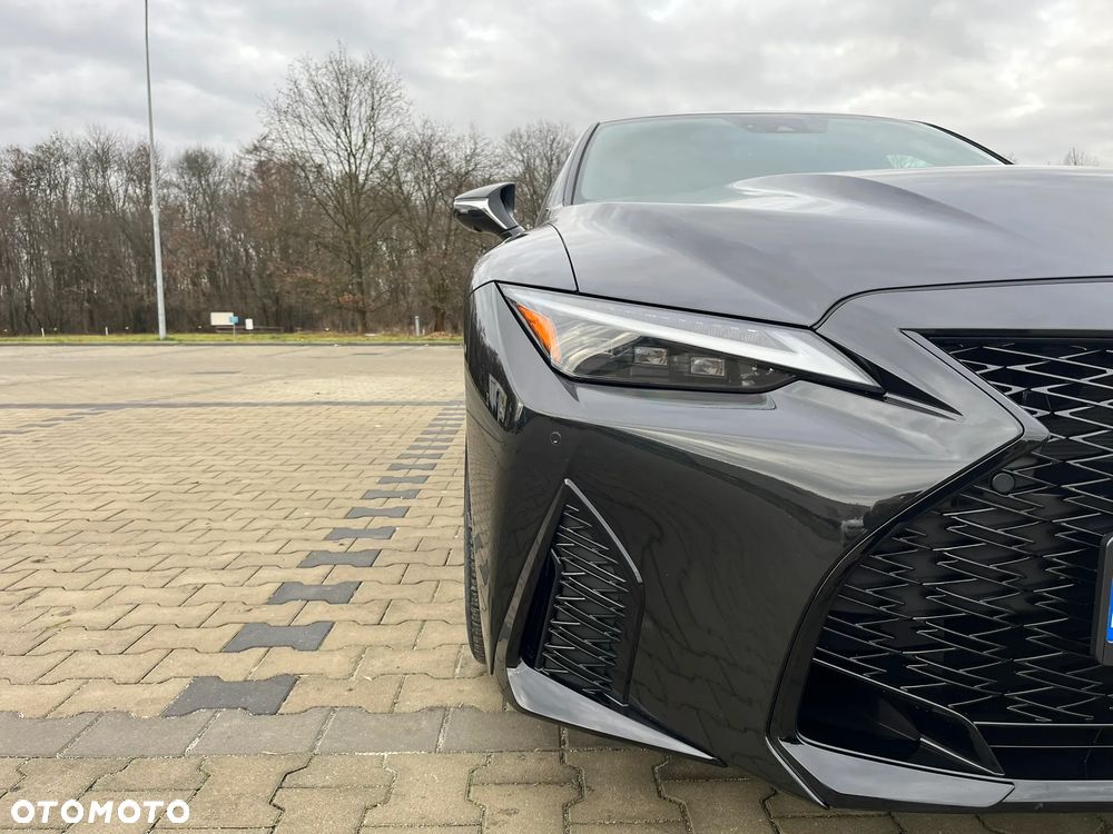 Lexus IS - 20