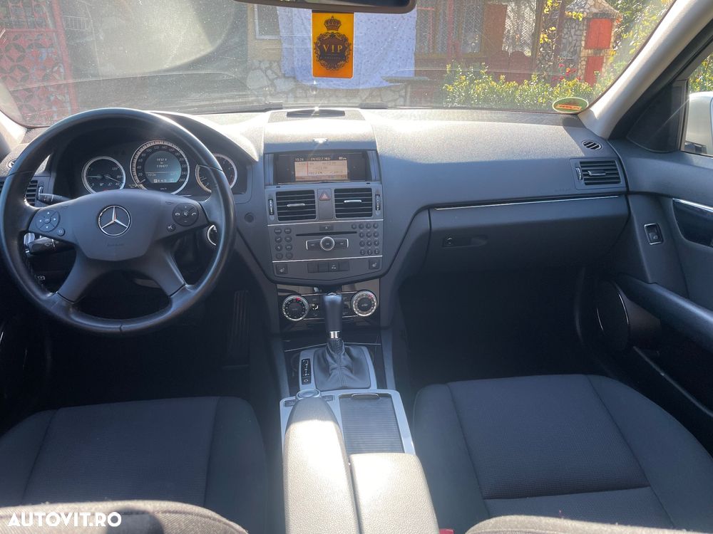 Mercedes-Benz C 200 CGI Automatik BlueEFFICIENCY Elegance - 4