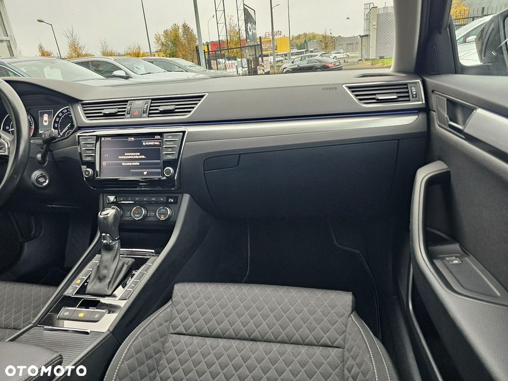 Skoda Superb 2.0 TDI SCR Ambition DSG - 21