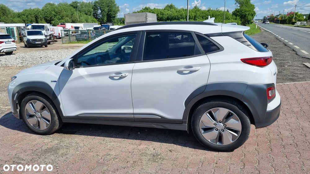 Hyundai Kona 64kWh Executive - 8