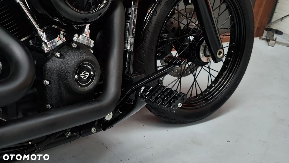 Harley-Davidson Softail Street Bob - 15