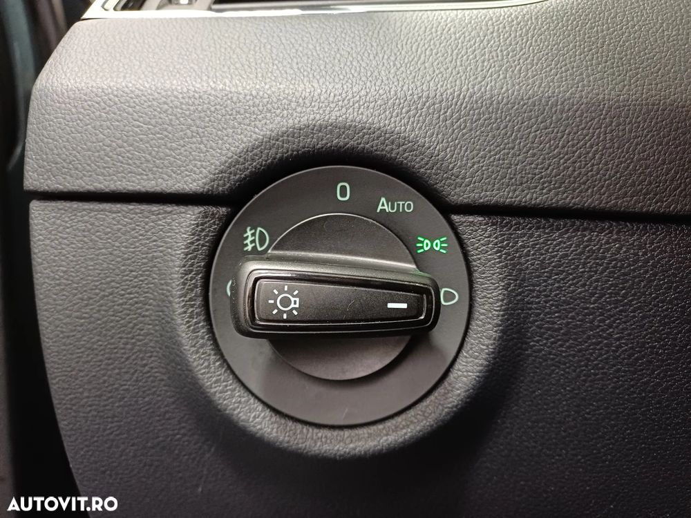 Skoda Octavia Combi Diesel 2.0 TDI DSG Style - 11