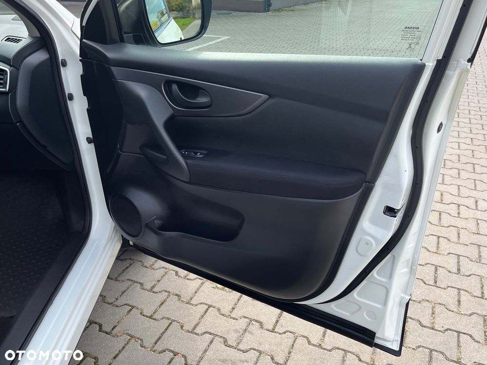 Nissan Qashqai 1.3 DIG-T Acenta EU6d - 17