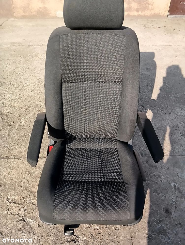 Fotel kierowcy VW T6 KUTAMO podłokietniki podgrzewany - 7