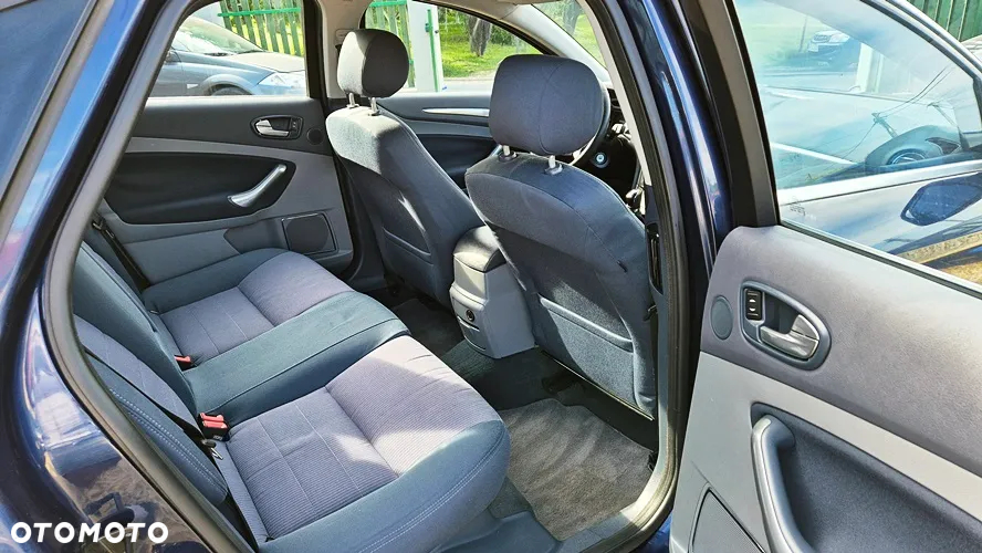 Ford Mondeo 2.0 FF Titanium - 37