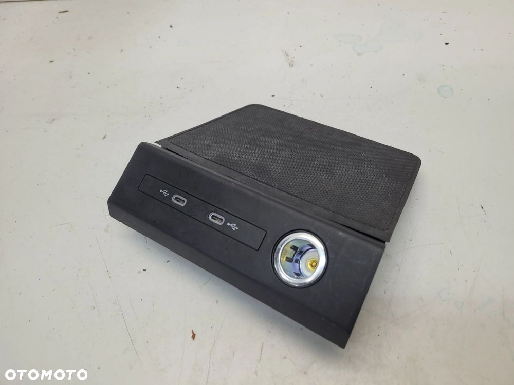 GNIAZDO PORT USB TYP C AUDI Q4 E-TRON Q3 89A035736 89A864131 - 3