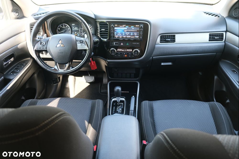Mitsubishi Outlander - 25
