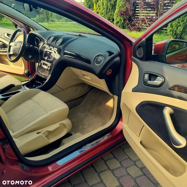 Ford Mondeo 2.5 Ghia - 24