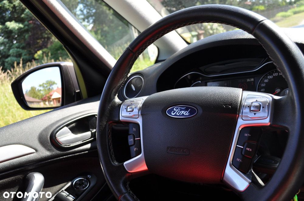 Ford Galaxy - 11