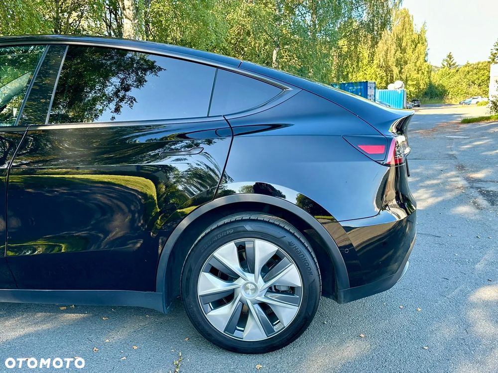 Tesla Y Long Range AWD - 4