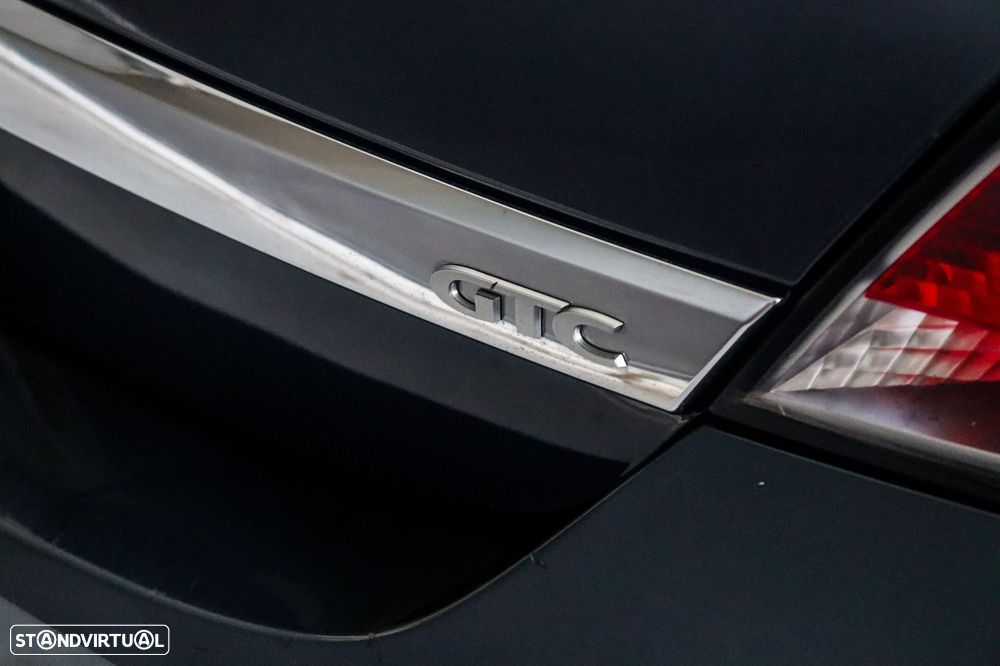 Opel Astra GTC 1.9 CDTI - 11