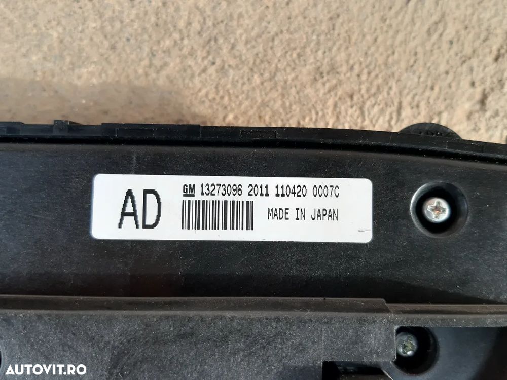 Panou climatronic cu incalzire in scaune OPEL INSIGNIA A cod 13273096 - 2