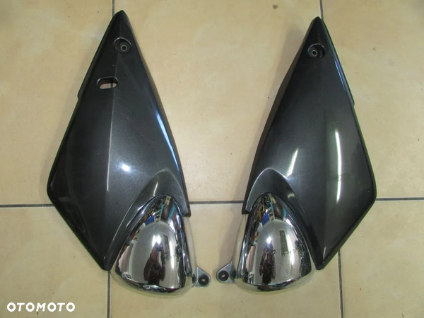 Suzuki GSF 600 Bandit 00-04 osłony boczne boczki