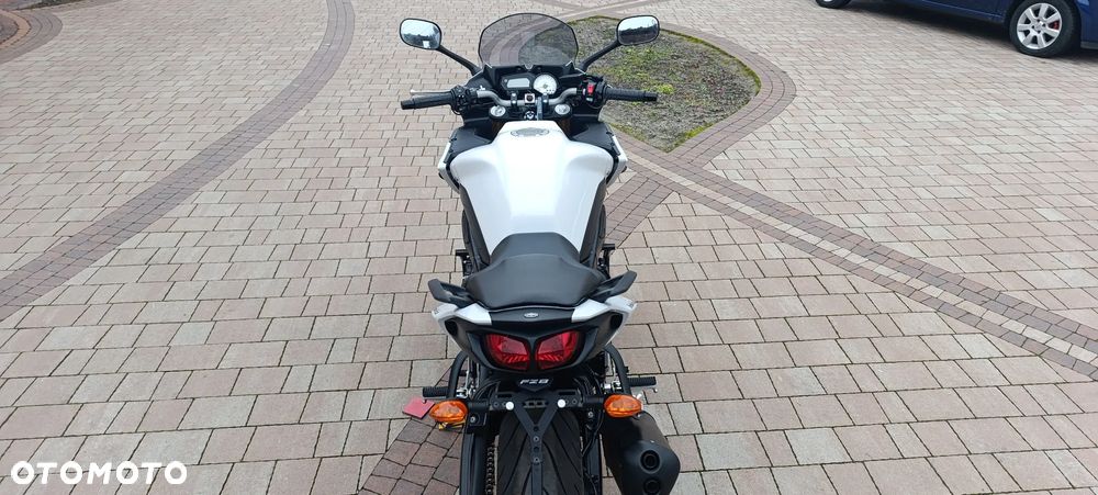 Yamaha FZ8 - 7