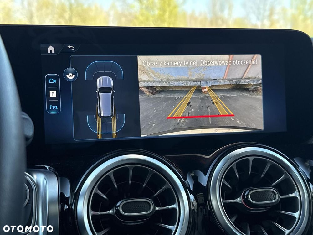 Mercedes-Benz GLB - 27