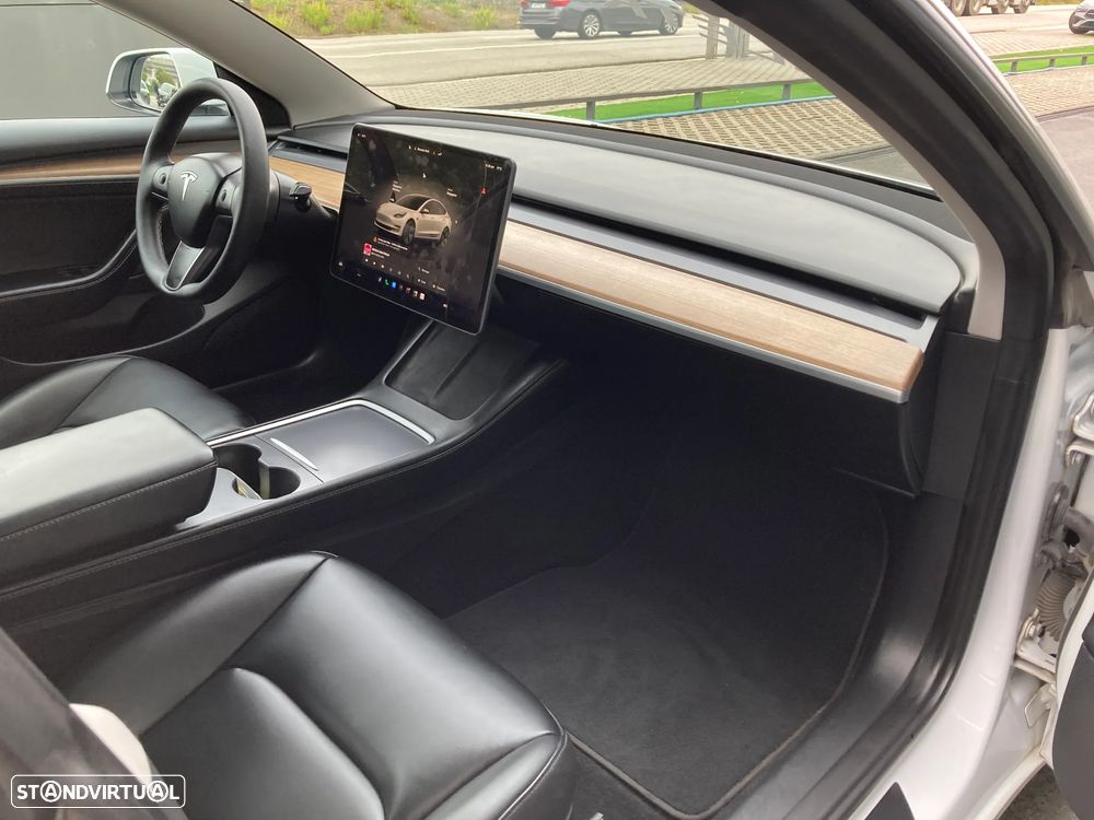 Tesla Model 3 RWD - 40