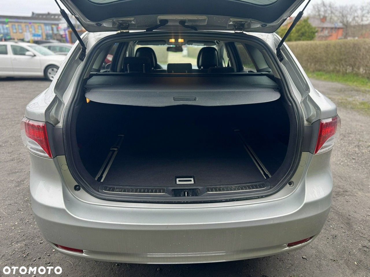Toyota Avensis 2.0 D-4D Sol plus+NAVI - 11
