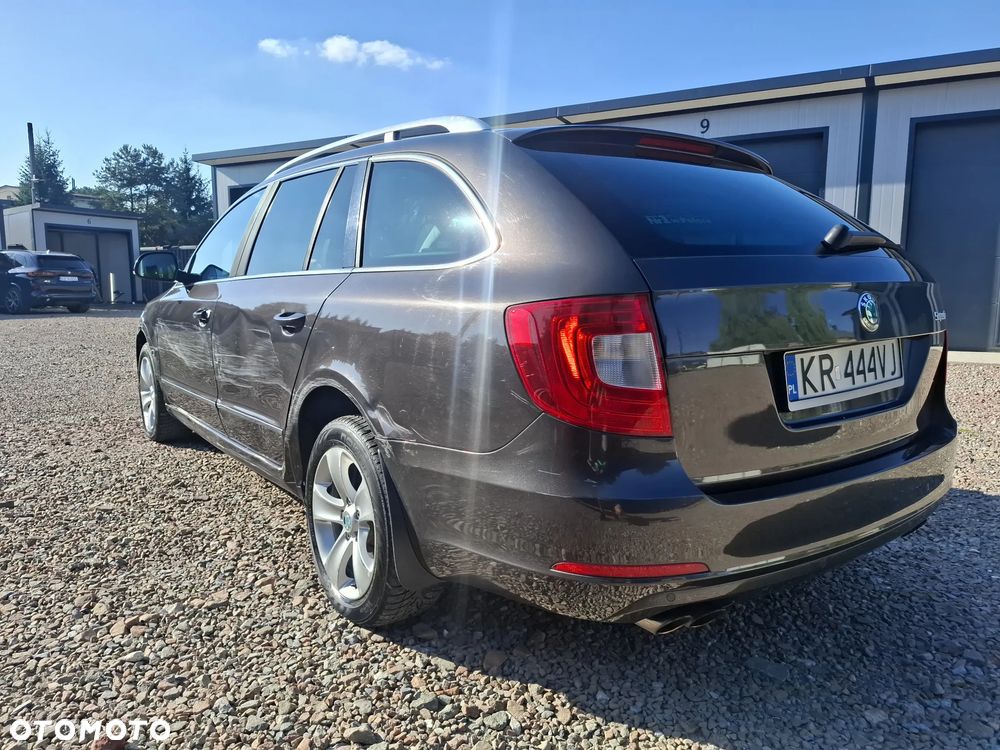 Skoda Superb 2.0 TSI Ambition DSG - 6