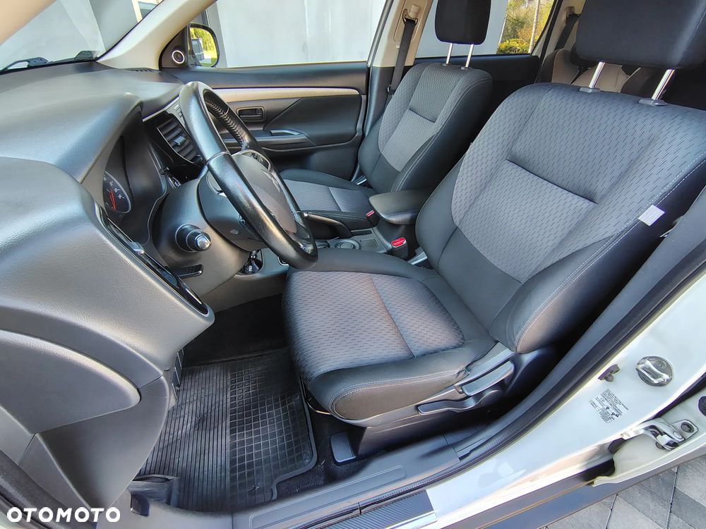 Mitsubishi Outlander 2.0 Intense 2WD - 20