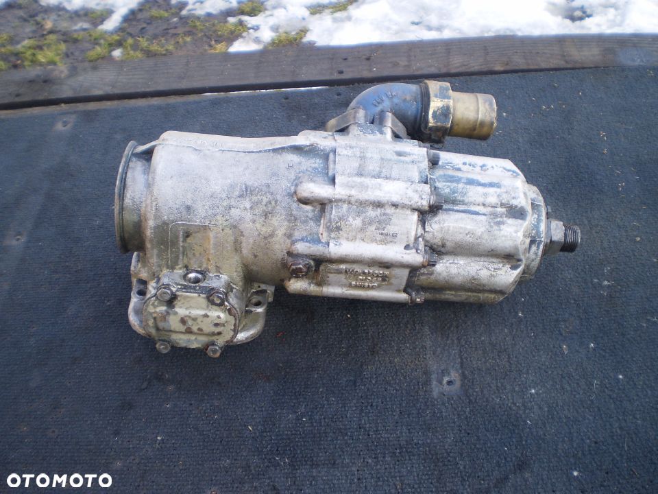 przystawka pompa tłoczkowa  SCANIA