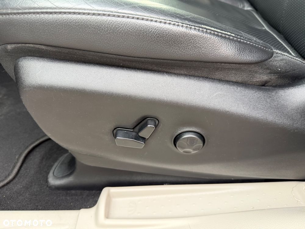 Chrysler Pacifica - 11