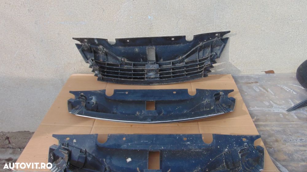 Grila fata Renault Laguna 2 an 2001-2008 - 5