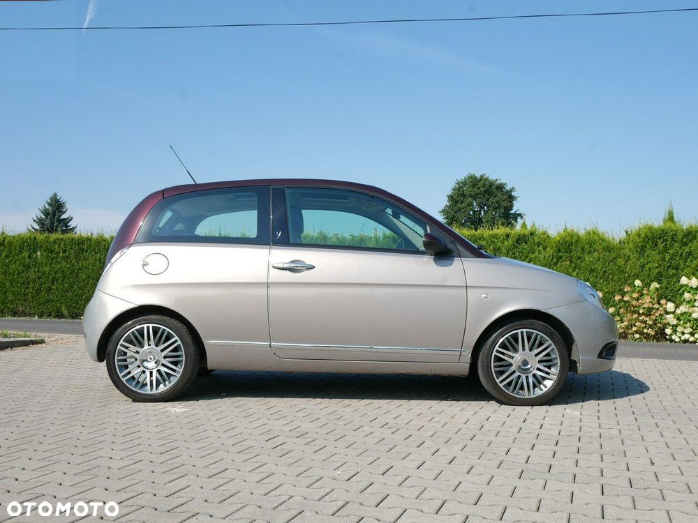 Lancia Ypsilon Y 1.4 16v Automatik Platino - 10