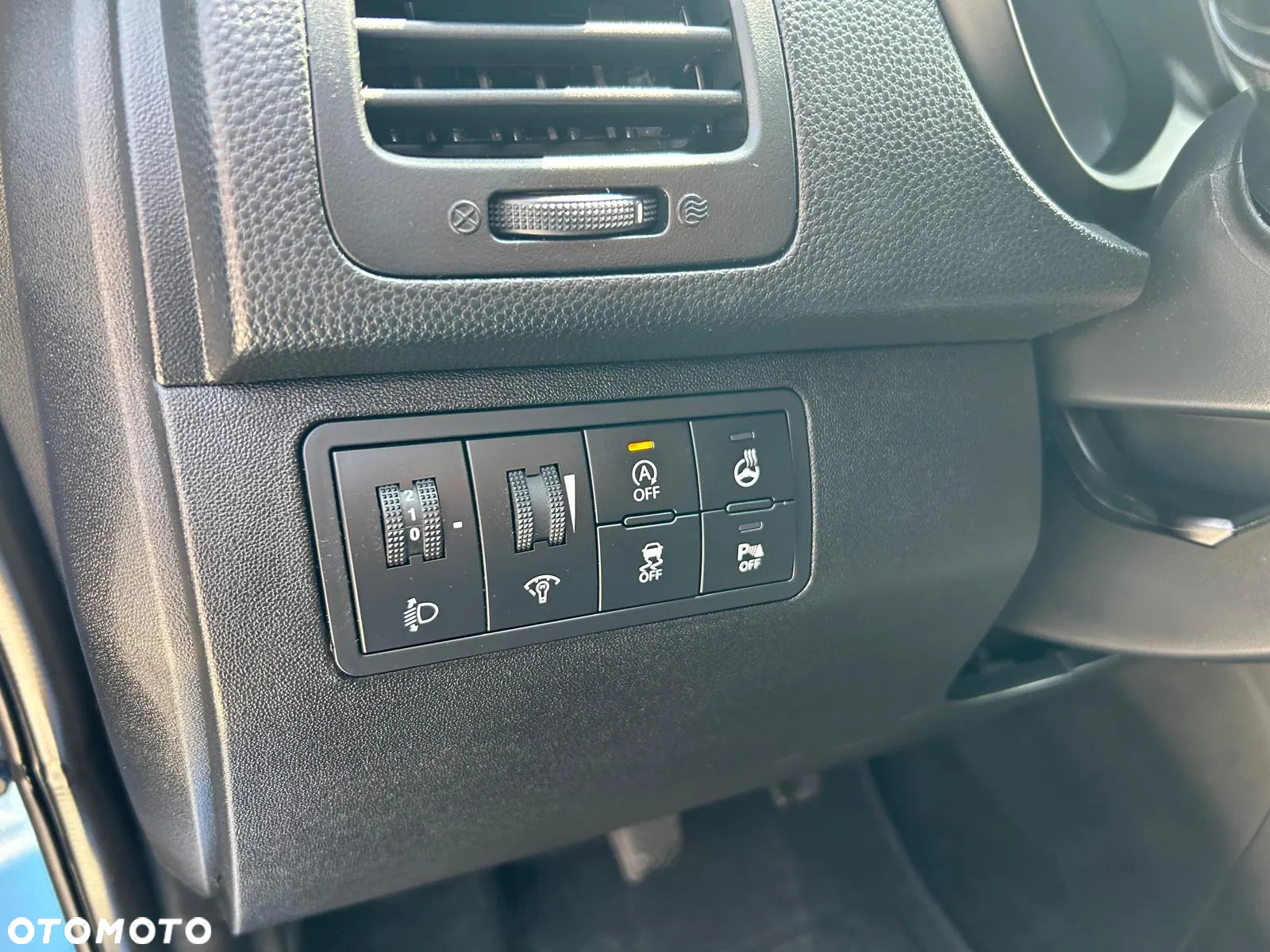 Hyundai ix20 1.4 Premium - 24